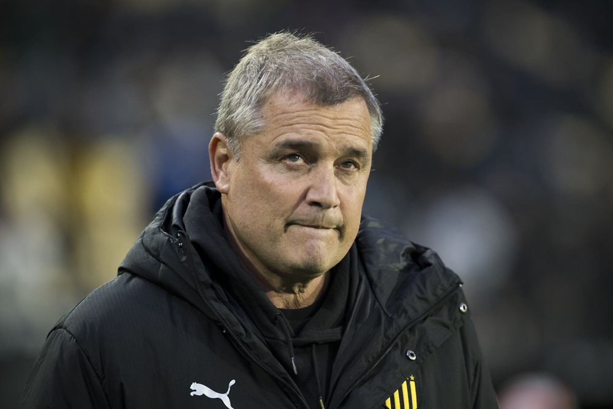 Diego Aguirre dirigiendo a Peñarol ante Juventud por el Torneo Clausura