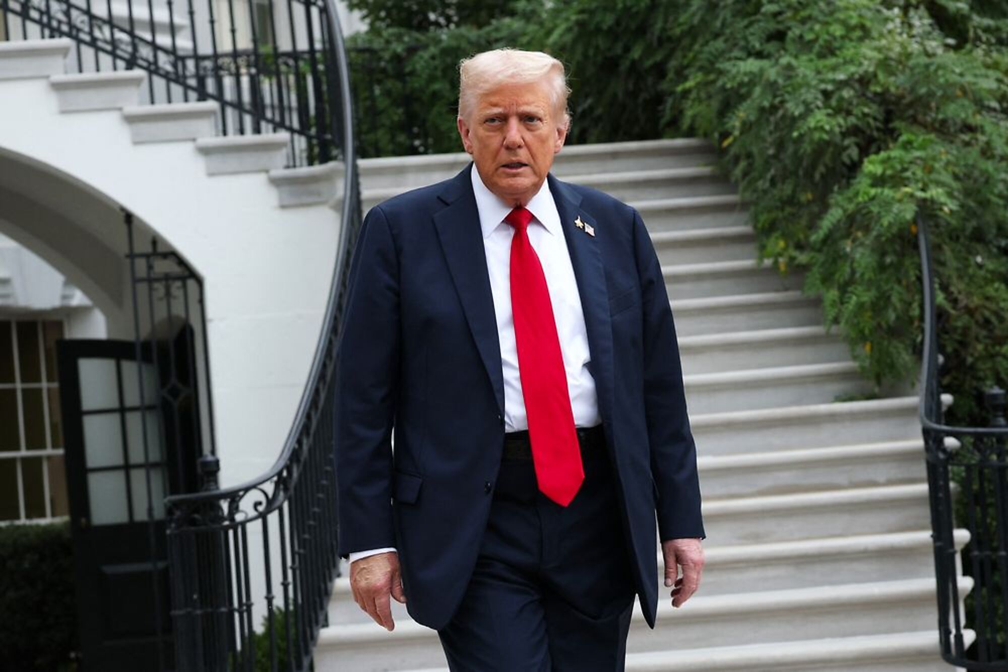 Donald Trump, presidente estadounidense, se retira de la Casa Blanca.