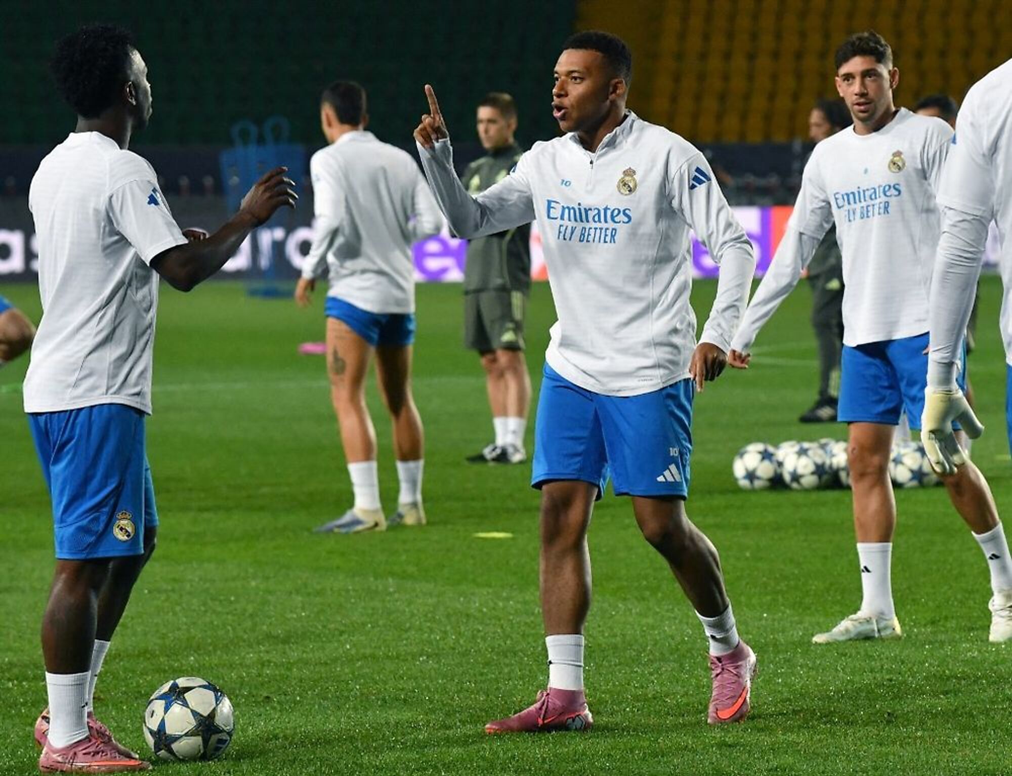 Federico Valverde en el Estadio Almaty Ortalyk de Kazajistán Federico Valverde en el Estadio Almaty Ortalyk de Kazajistán
