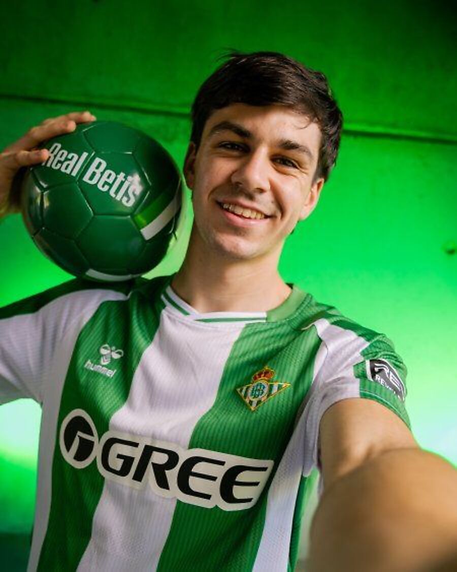 Gonzalo Petit en su primer día en Betis Gonzalo Petit en su primer día en Betis