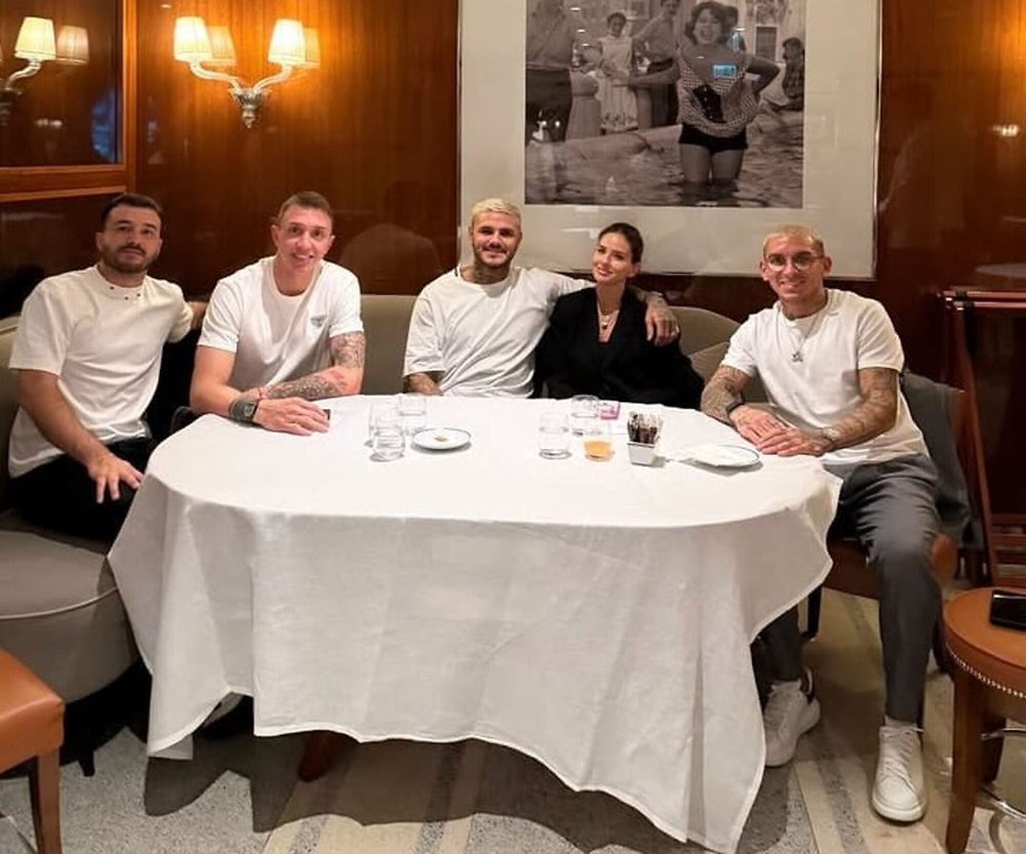 La China Suárez, Icardi, Muslera y Torreira compartieron una cena en Turquía