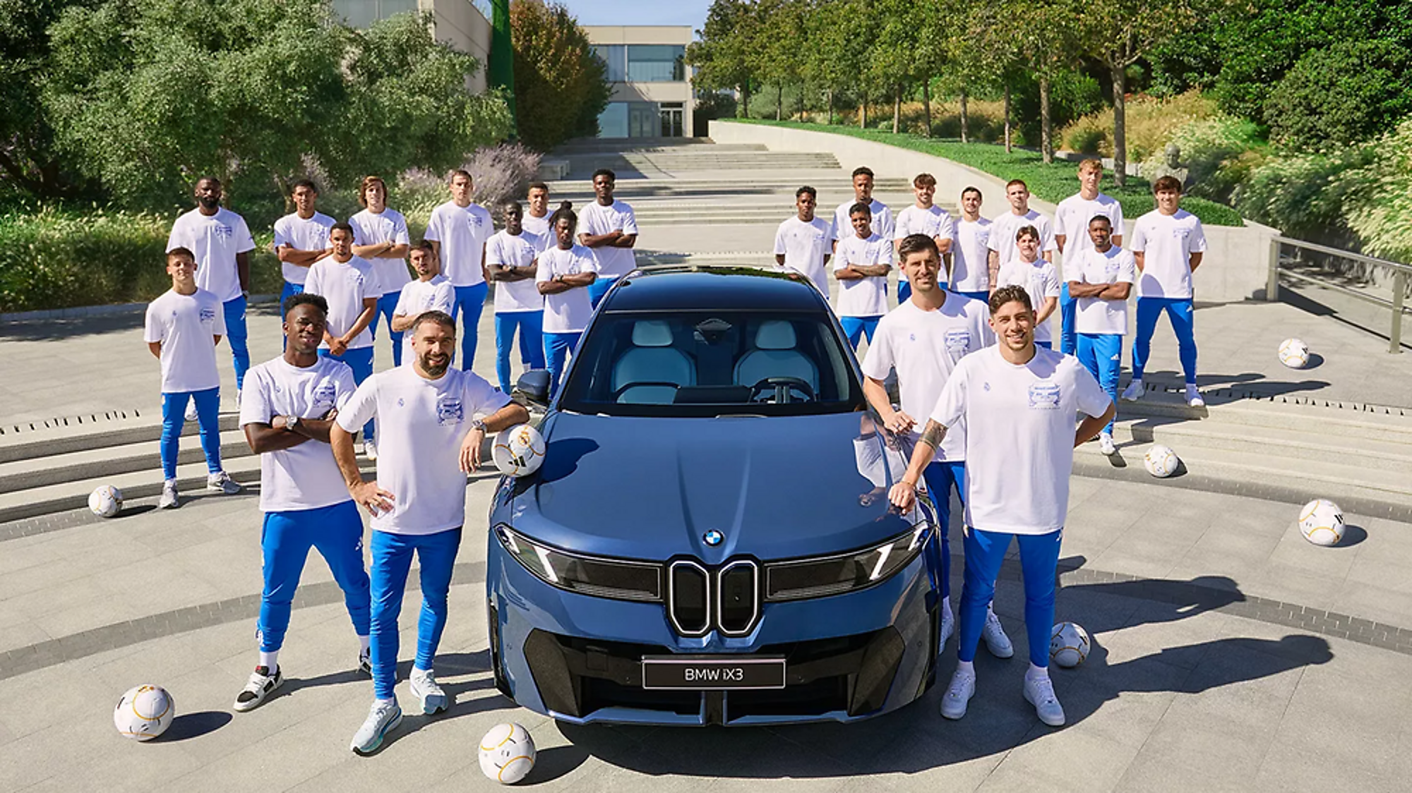 Los jugadores de Real Madrid con los coches para la temporada 2025/26 Los jugadores de Real Madrid con los coches para la temporada 2025/26