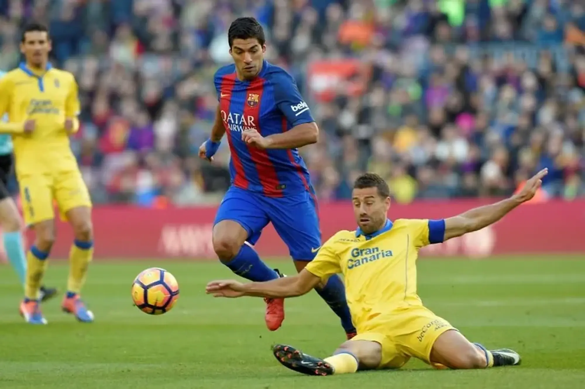 Luis Suárez, llegó a 102 goles con la camiseta de Barcelona, en 121 partidos