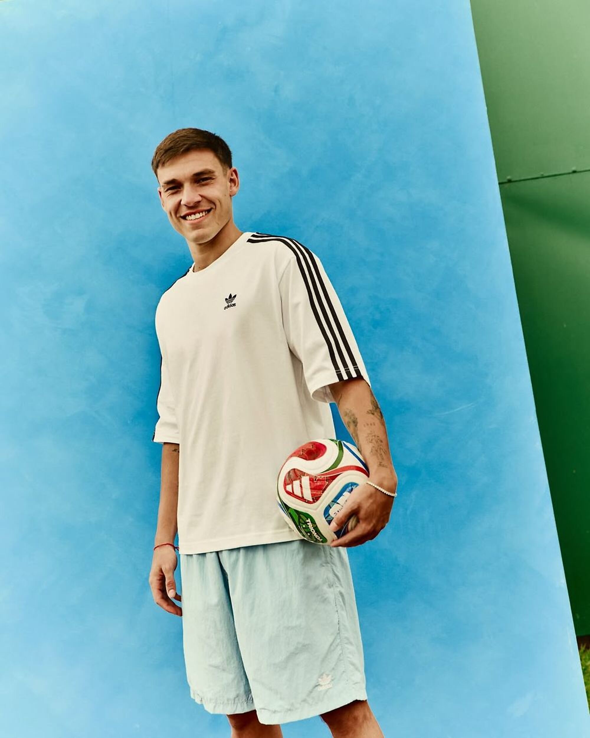 Manuel Ugarte con la pelota Trionda Manuel Ugarte con la pelota Trionda