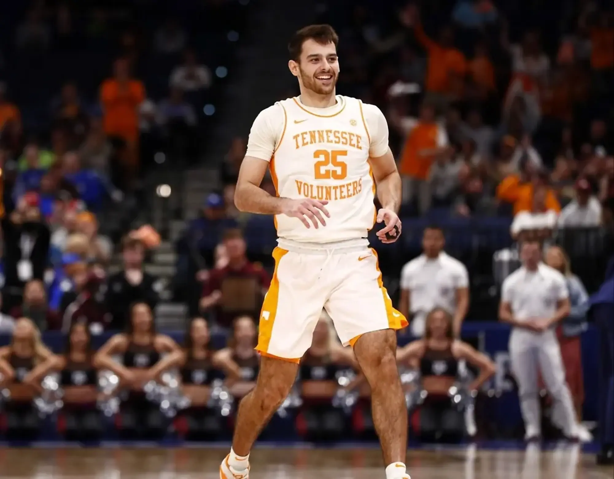 Santiago Véscovi fue campeón de conferencia con Tennessee Santiago Véscovi fue campeón de conferencia con Tennessee