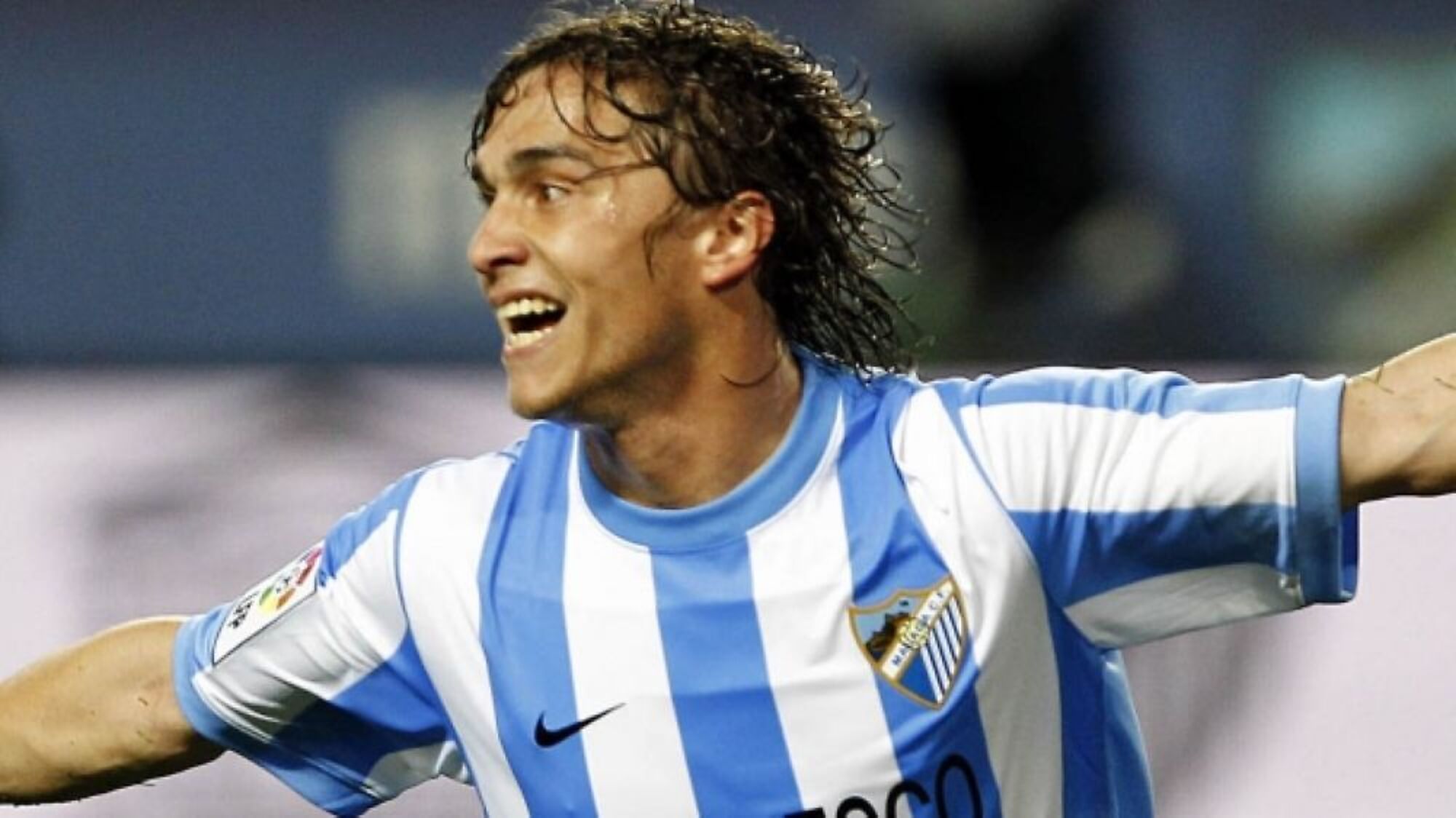 Sebastián Fernández celebrando un gol para Málaga de España Sebastián Fernández celebrando un gol para Málaga de España