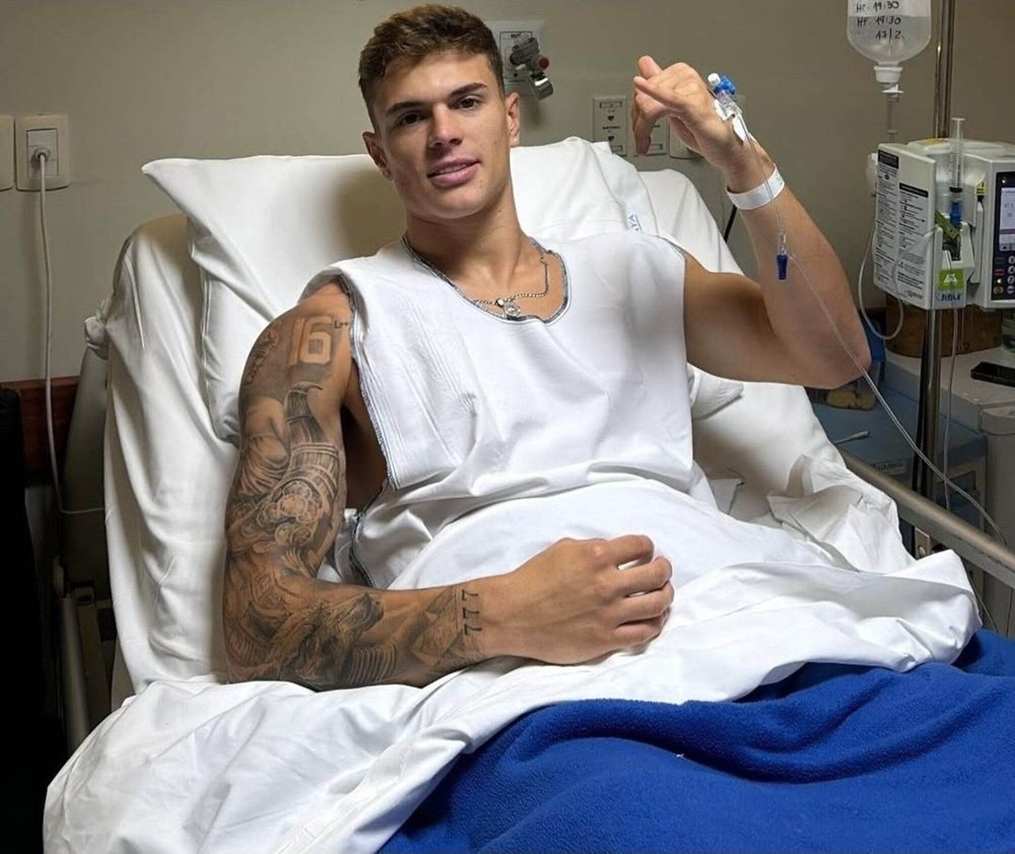 Tomás Olase tras ser operado de su rotura de ligamentos cruzados de una rodilla en Peñarol Tomás Olase tras ser operado de su rotura de ligamentos cruzados de una rodilla en Peñarol